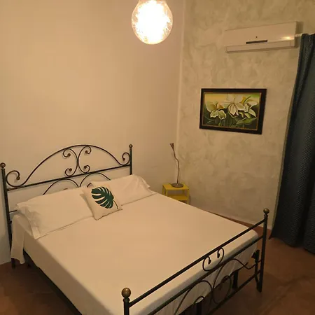 Nostra Casa Bed & Breakfast *